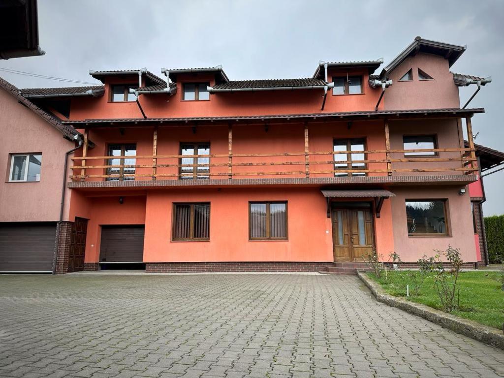Pensiunea Floro Intorsura Buzaului Luaran gambar