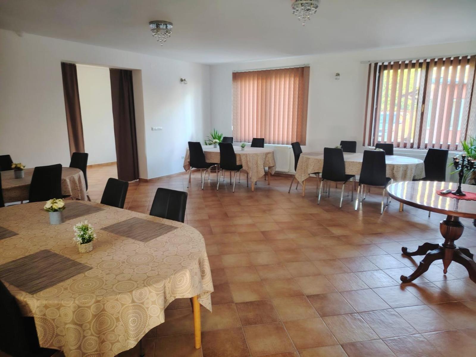 Pensiunea Floro Intorsura Buzaului Luaran gambar